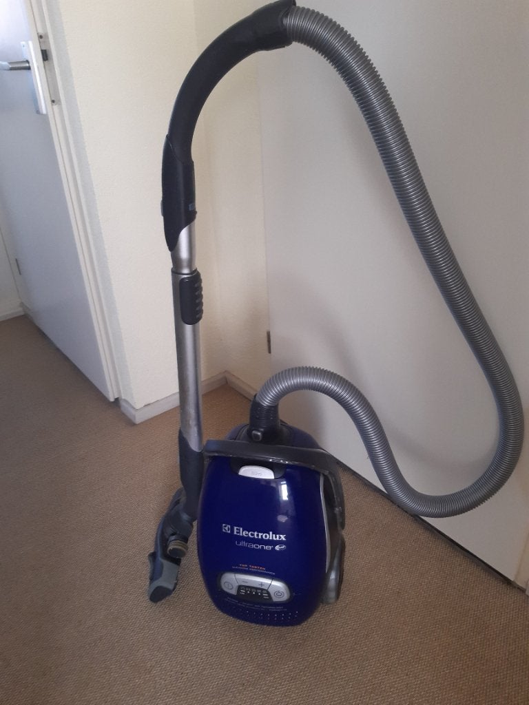 Stofzuiger aeg, Gebruikt, 2000 watt of meer, Sledestofzuiger, Stille werking