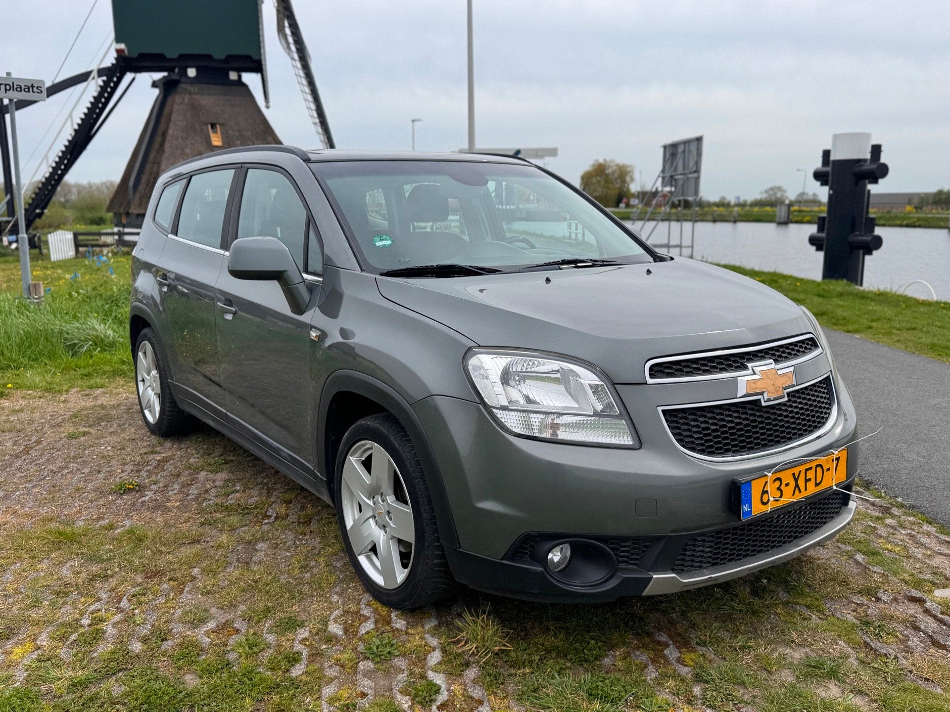 Chevrolet Orlando 1.8 LTZ * 7 persoons* lange apk* boekjes*, Voorwielaandrijving, Euro 5, Stof, Zwart