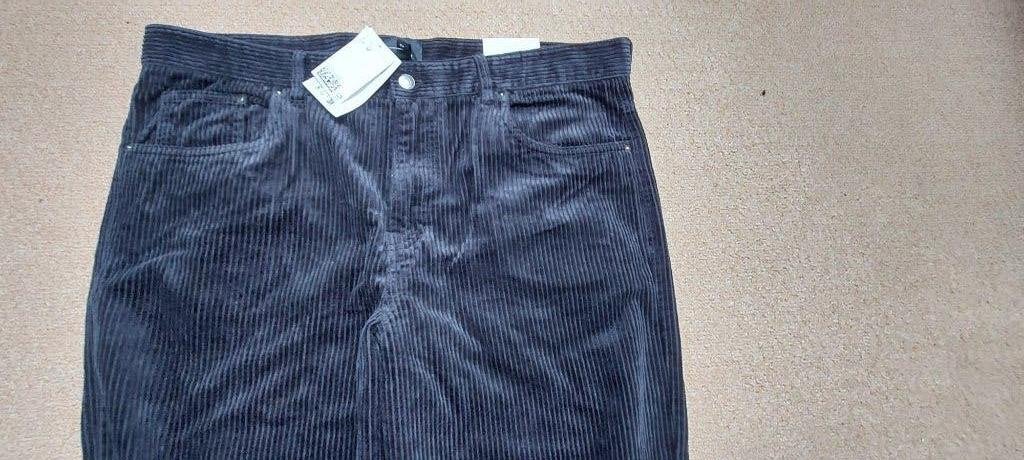 H&M Corduroy Broek (Relaxed Fit) – Zwart – Maat W38, Verzenden, Zwart, Nieuw, Overige maten