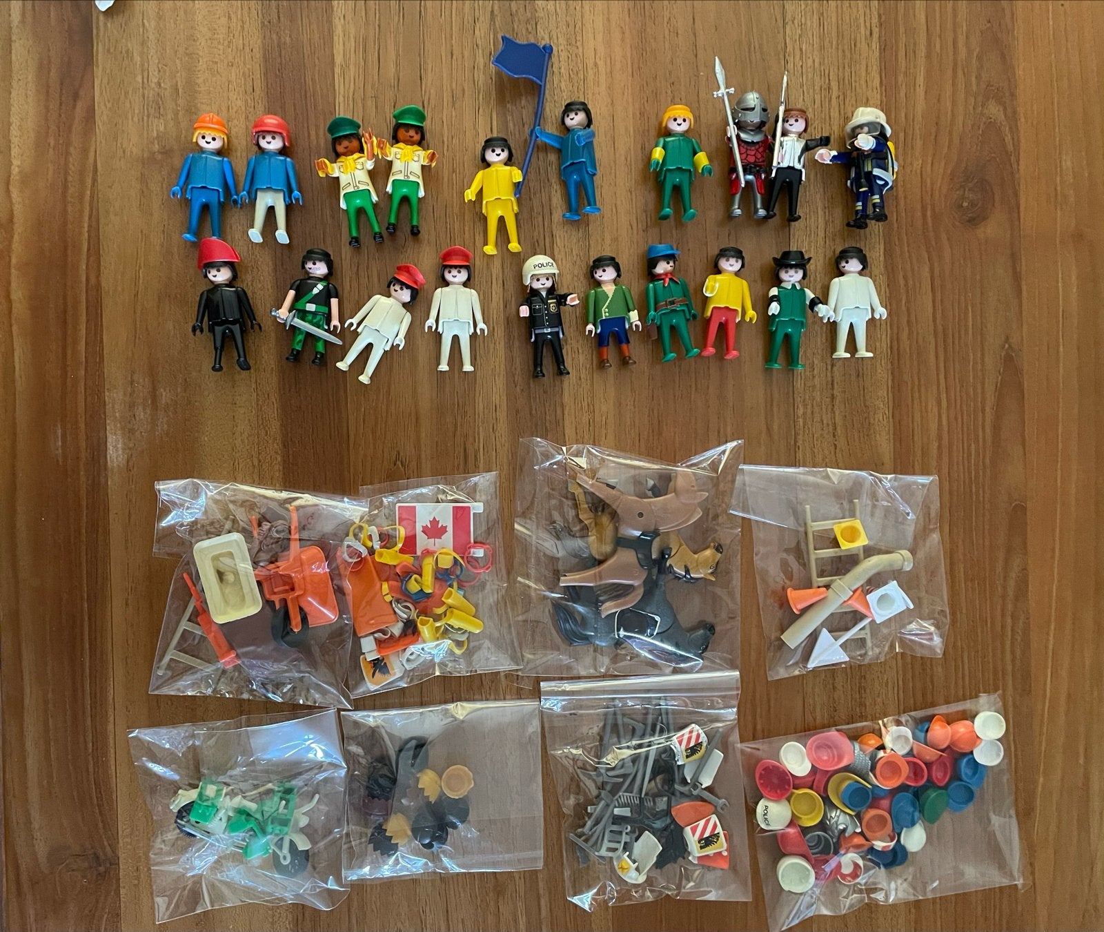 20 Playmobil poppetjes en veel onderdelen, Ophalen of Verzenden, Gebruikt, Overige typen