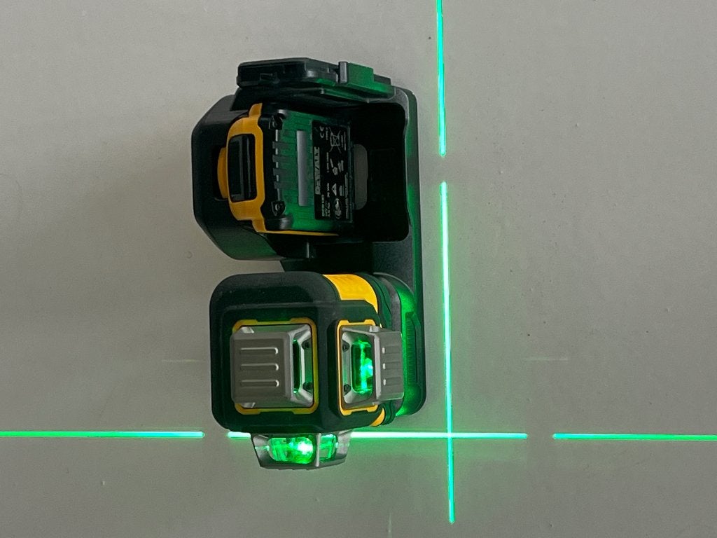 Foto 4 van DeWalt DCE089D1G 3x360 Grn Kruislijnlaser (excl. accu/lader)