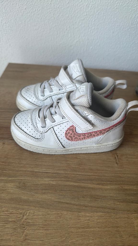 Meisjes Nike schoenen maar 25, Meisje, Schoenen, Ophalen of Verzenden, Zo goed als nieuw