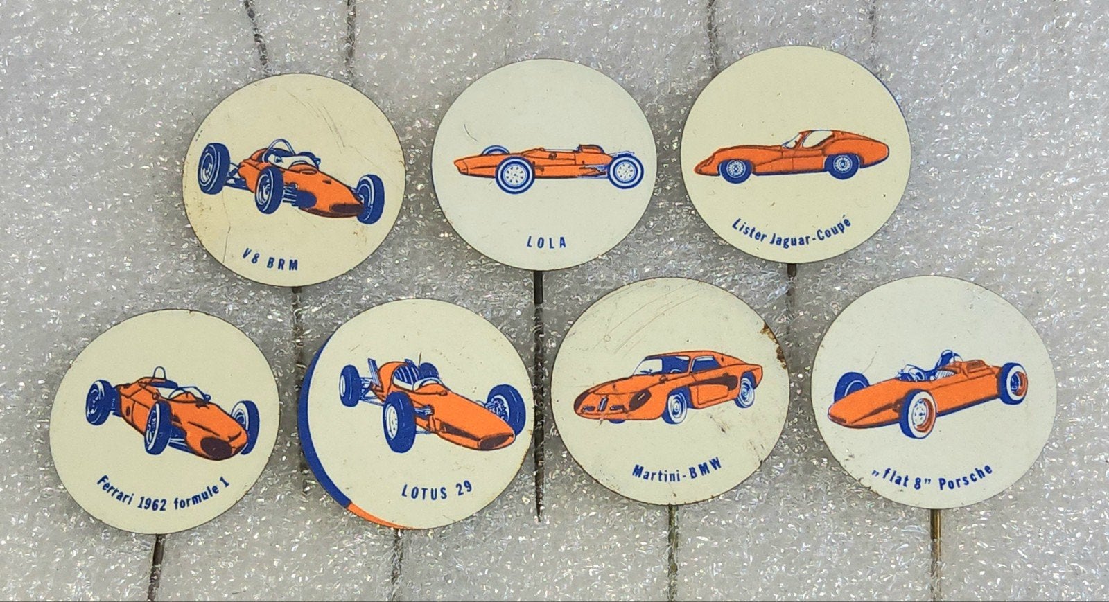7 Vintage Speldjes met Raceauto's en Sportwagens, Ophalen of Verzenden, Gebruikt, Overige onderwerpen, Speldje of Pin