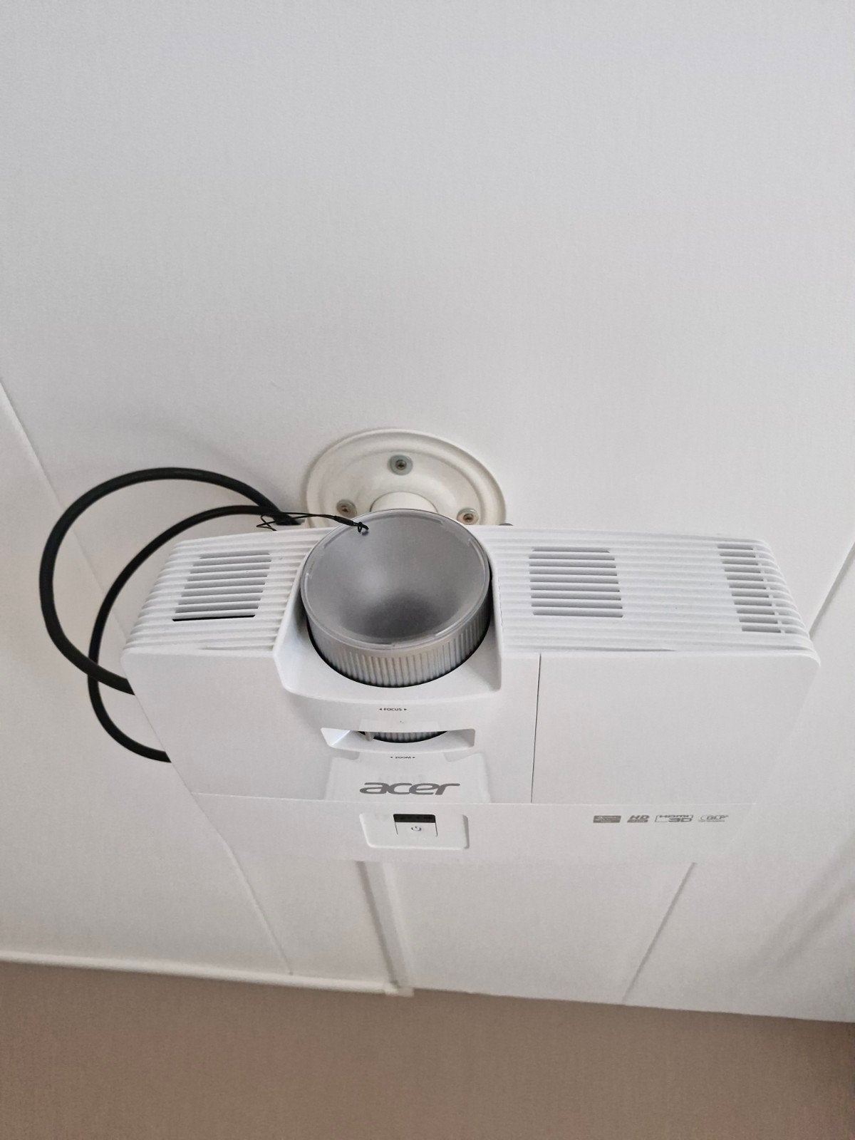 WK voetbal kijken op een groot scherm beamer + scherm zgan, Audio, Tv en Foto, Beamers, Ophalen of Verzenden, Zo goed als nieuw