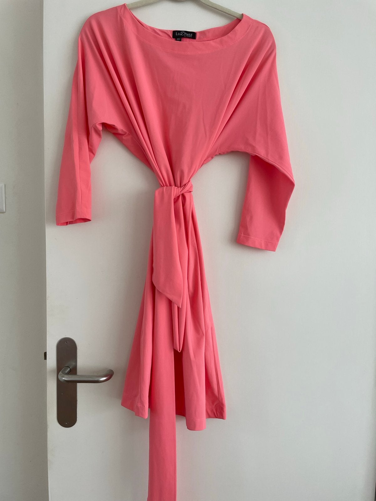 La Dress by Simone roze jurk maat M, Maat 38/40 (M), Ophalen of Verzenden, Knielengte, Roze