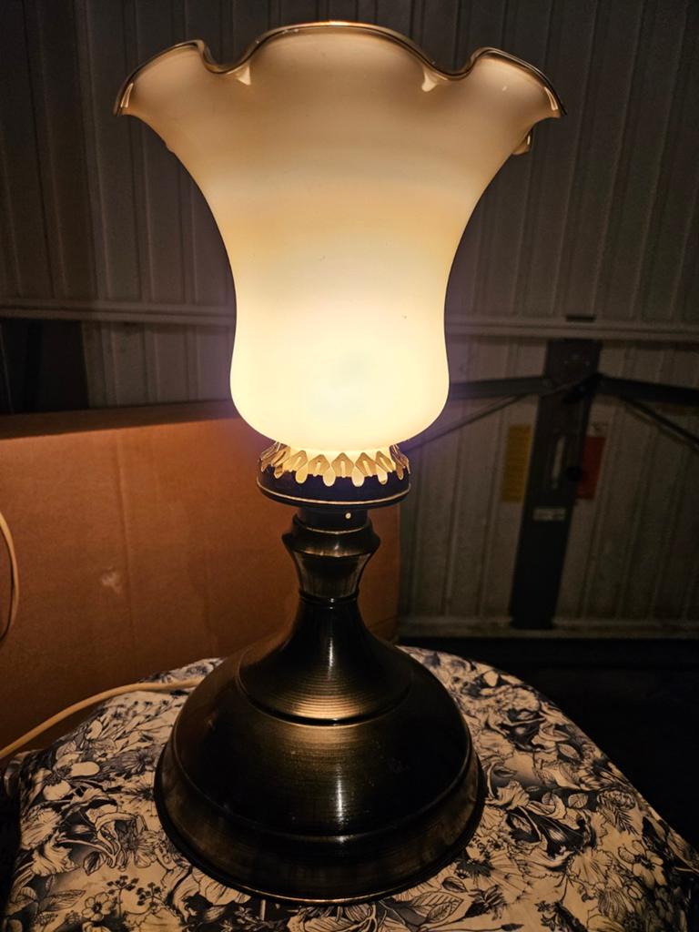 Vintage Tafellamp met Melkglas Kap - Klassiek Design, Ophalen