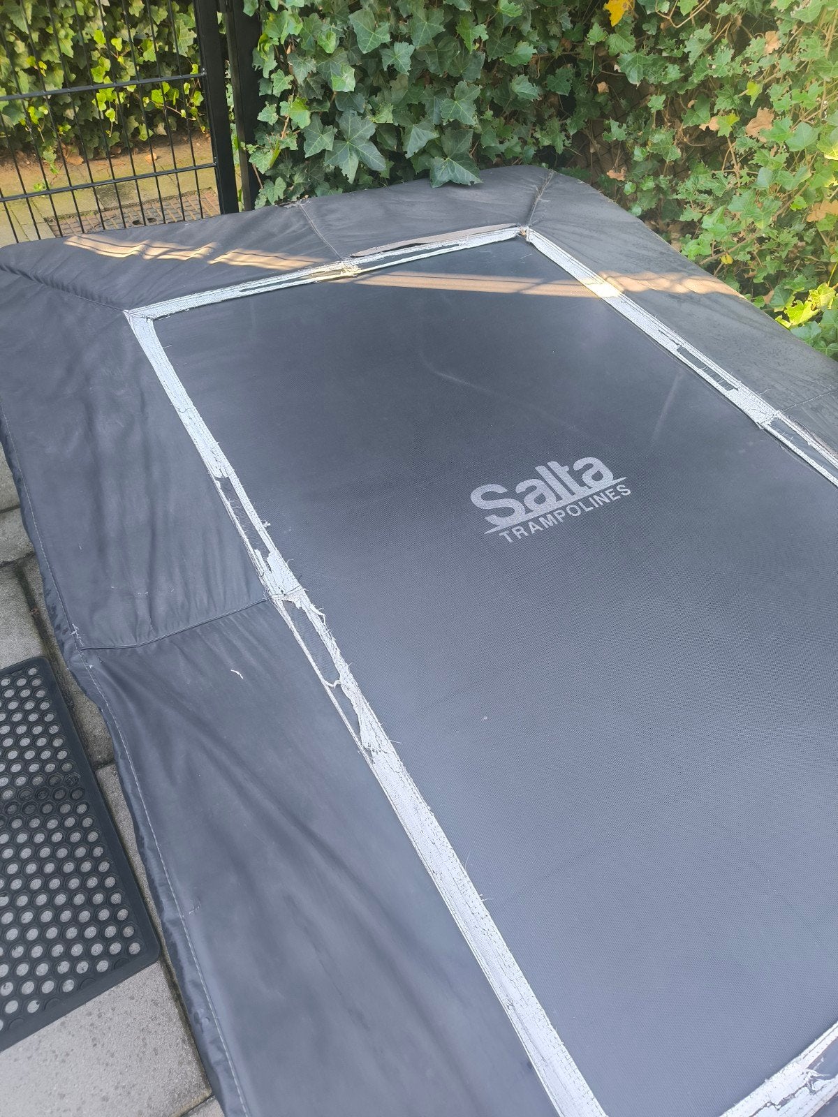 Foto 3 van Salta Trampoline 153x214 cm - Gebruikt maar goed