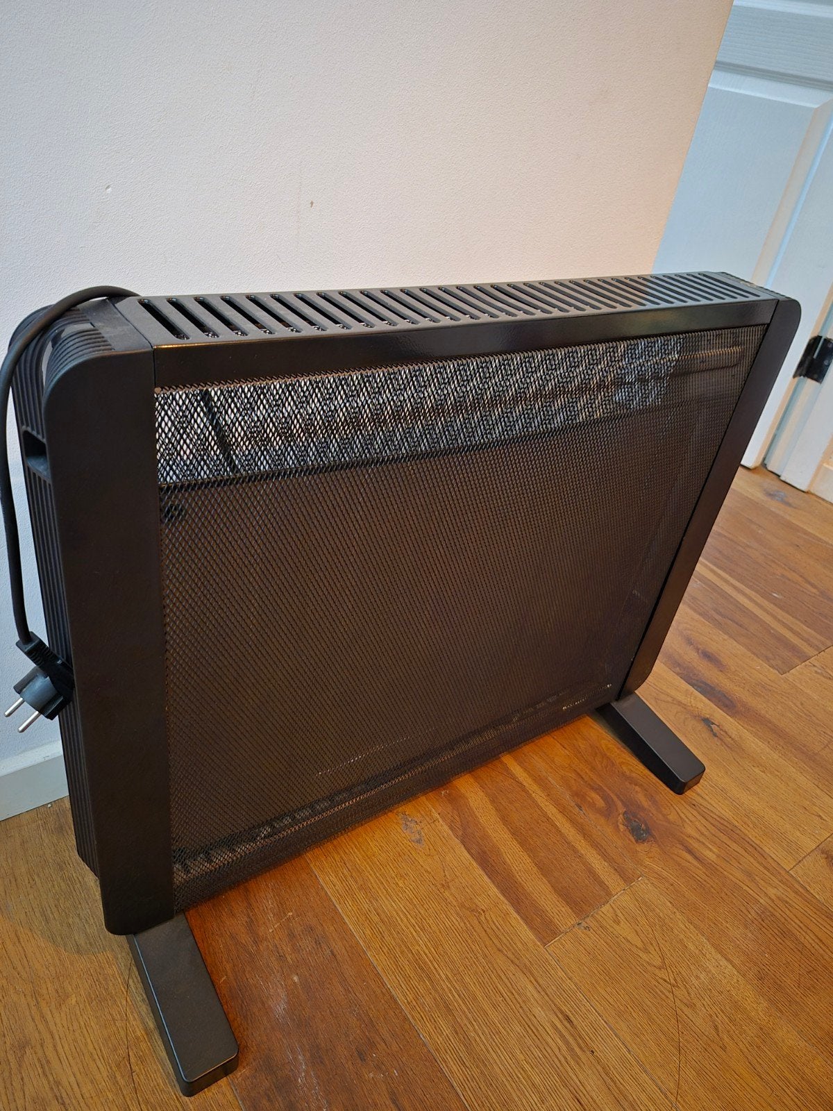 Elektrische kachel 2000W  - Zwart, compact en efficiënt, Doe-het-zelf en Verbouw, Verwarming en Radiatoren, Ophalen, 30 tot 80 cm