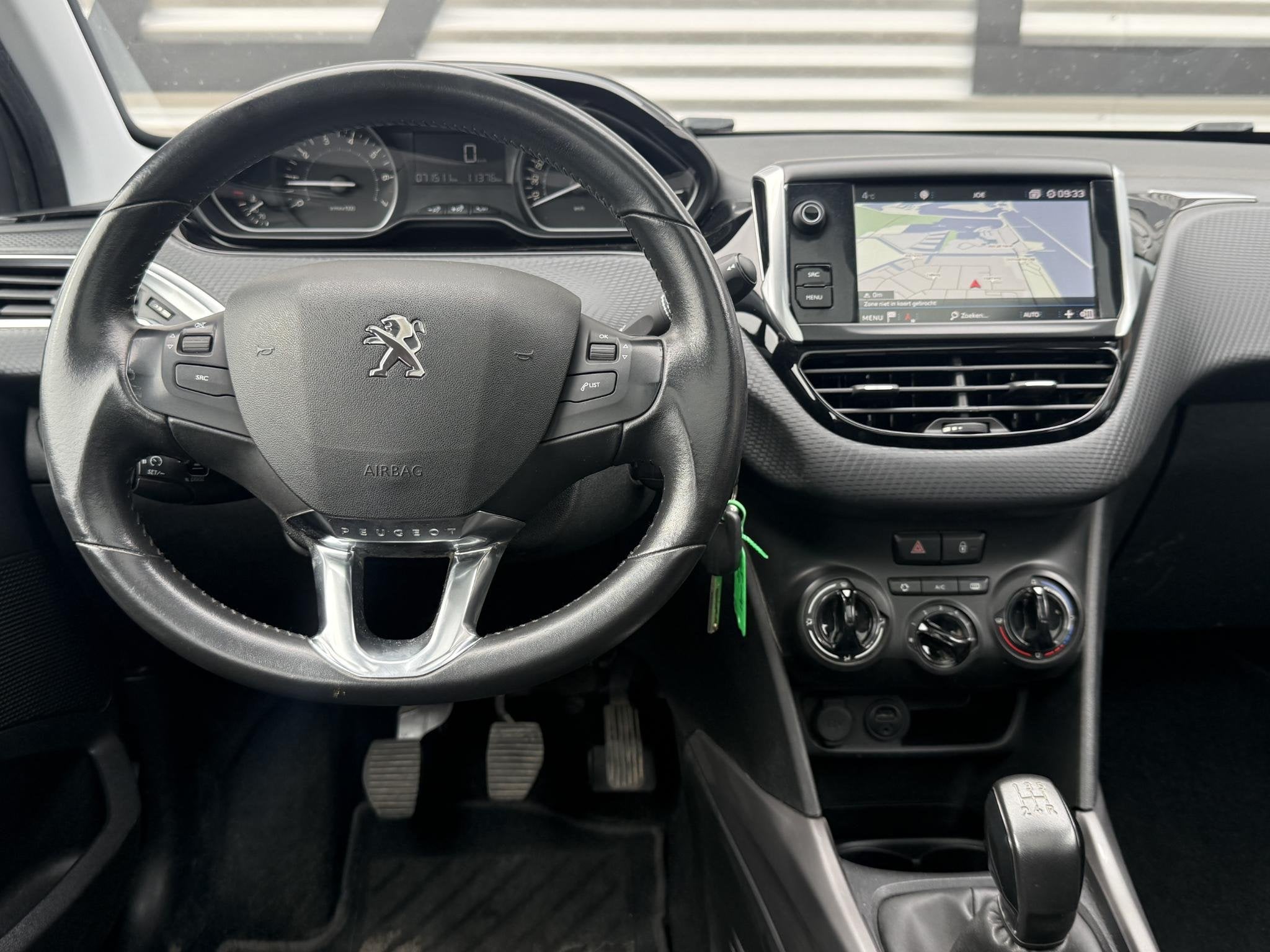 Peugeot 2008 1.2 PureTech Blue Lion 2e Eigenaar|Navi|Pano|Tr, Auto's, Voorwielaandrijving, Stof, Euro 6, Origineel Nederlands