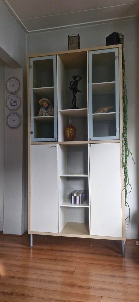 Mooie vitrinekast van de ikea, 200 cm of meer, Ophalen of Verzenden, Zo goed als nieuw, Minder dan 150 cm