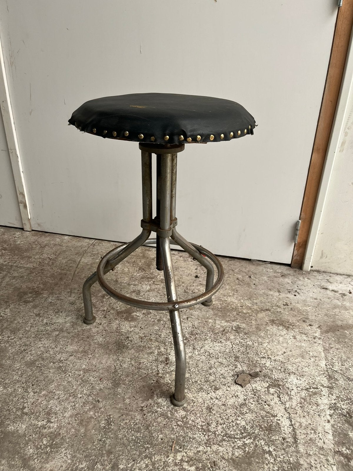 Industrieel krukje vintage retro midcentury jaren 60-70 €25, Verzamelen, Retro, Huis en Inrichting, Ophalen of Verzenden