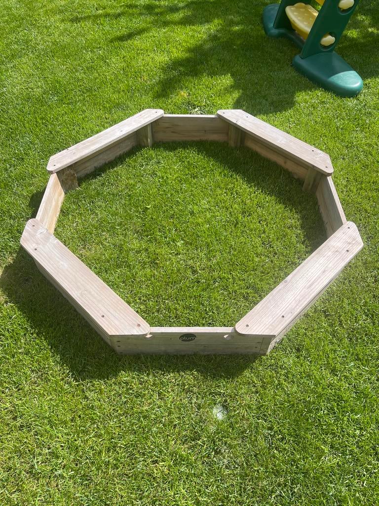 Plum houten zandbak met afdekzeil, Ophalen, Gebruikt