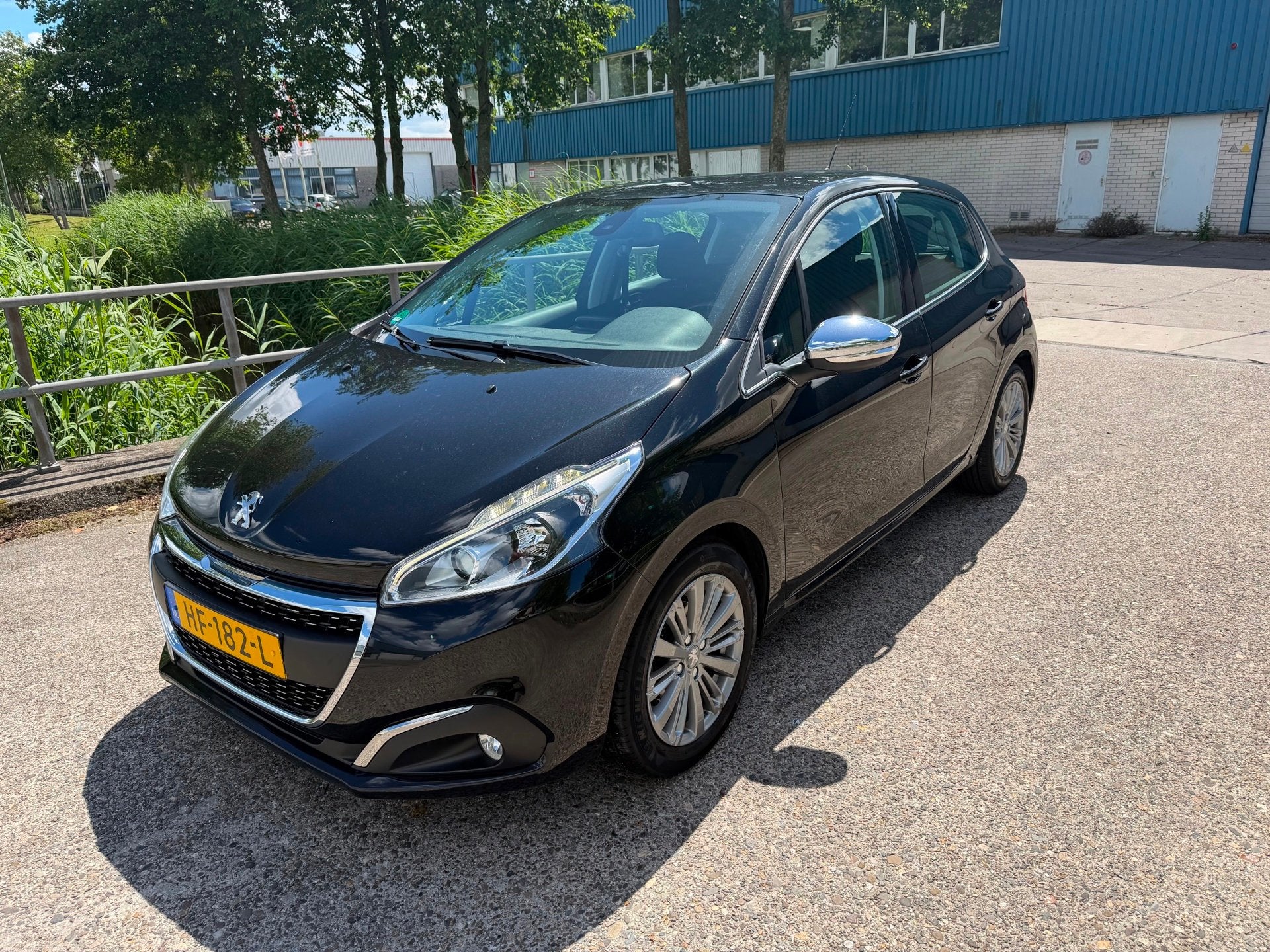 Peugeot 208 1.2 PureTech Allure!Automaat!Navi!PDC!Clima!, Auto's, Gebruikt, Euro 6, 1199 cc, Origineel Nederlands