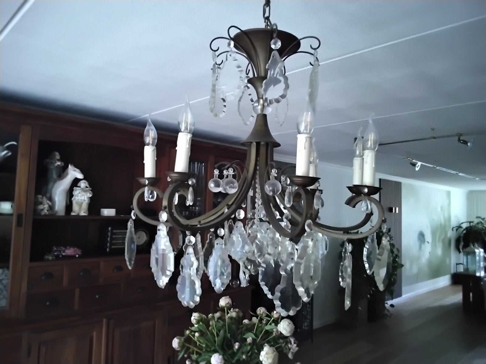 Prachtige kroonluchter 8 arms messing/ kristallen ornamenten, Huis en Inrichting, Lampen | Kroonluchters, Ophalen, Zo goed als nieuw