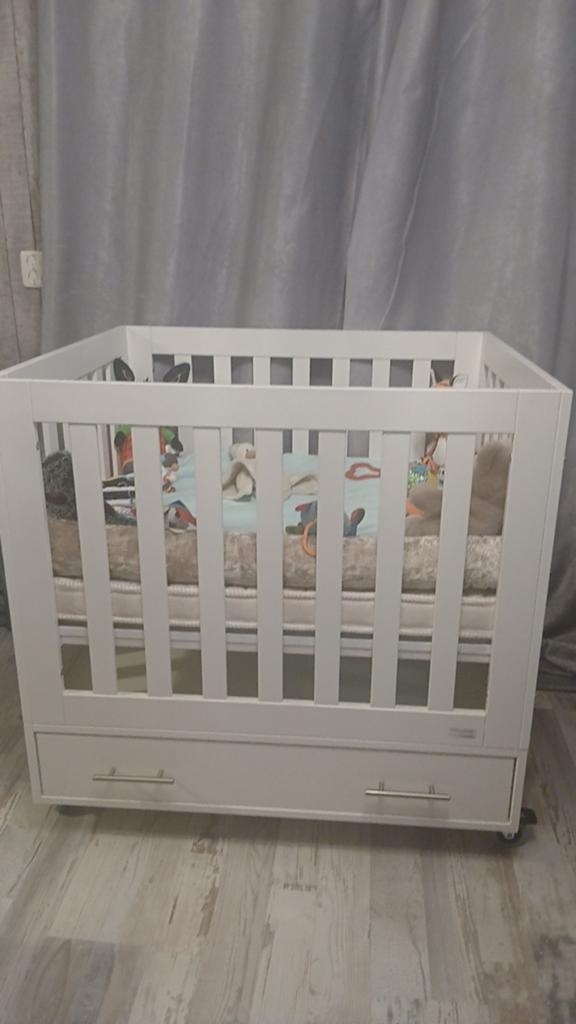 Baby box, Kinderen en Baby's, Boxen, Ophalen of Verzenden, Zo goed als nieuw, Vierkant, In hoogte verstelbaar