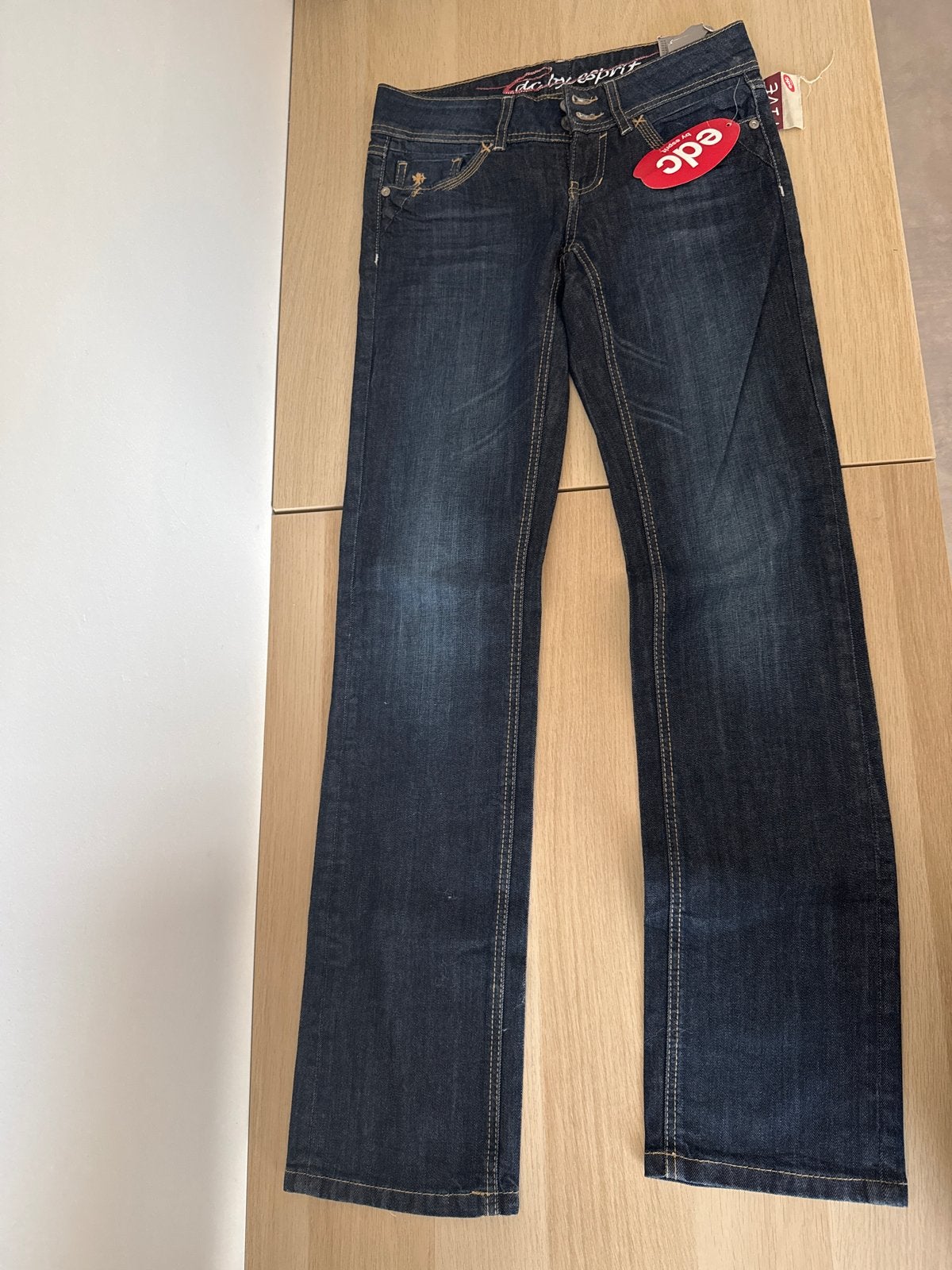 Nieuwe EDC by Esprit jeans - W26/L32 nieuw, Kleding | Dames, Ophalen of Verzenden, Nieuw, Blauw, W27 (confectie 34) of kleiner