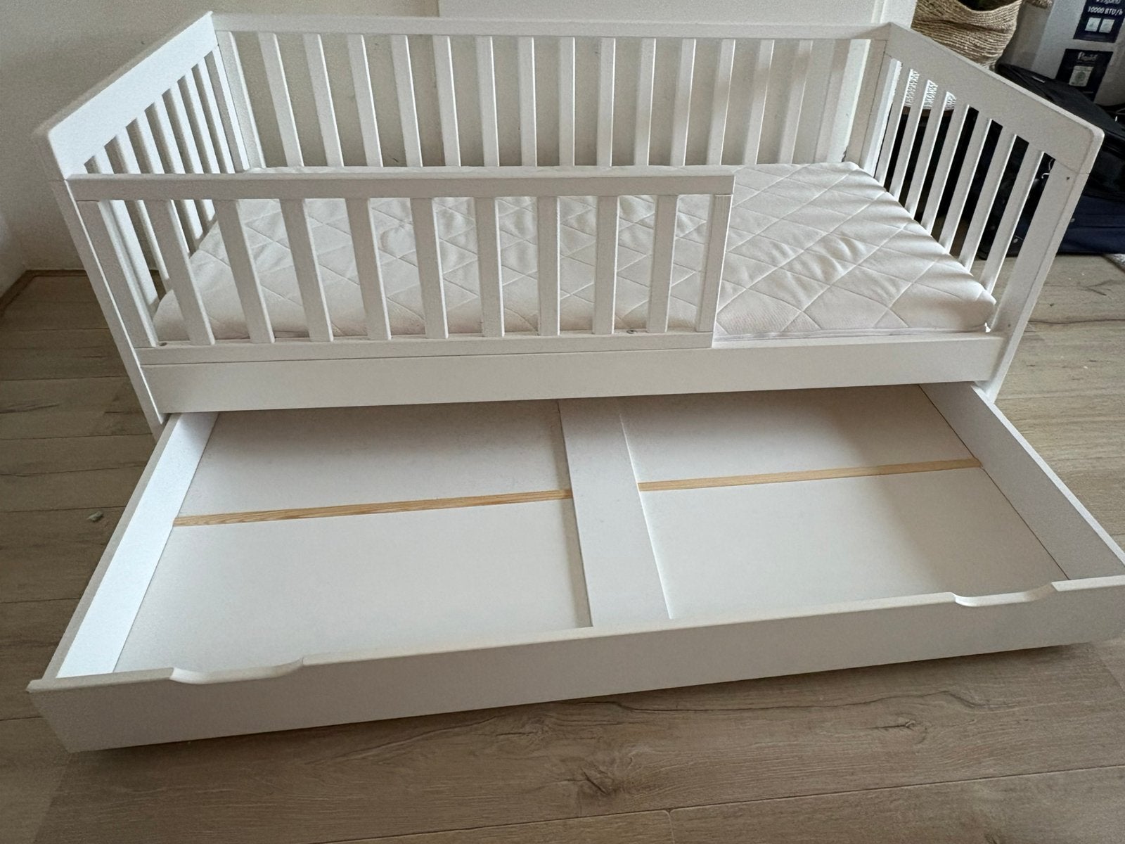 petite amélie peuterbed 70 x 140 ZGAN, Ophalen, 70 tot 85 cm, 140 tot 160 cm, Zo goed als nieuw