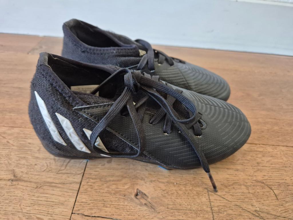 Voetbalschoenen adidas maat 31, Maat XS of kleiner, Ophalen of Verzenden, Gebruikt, Schoenen