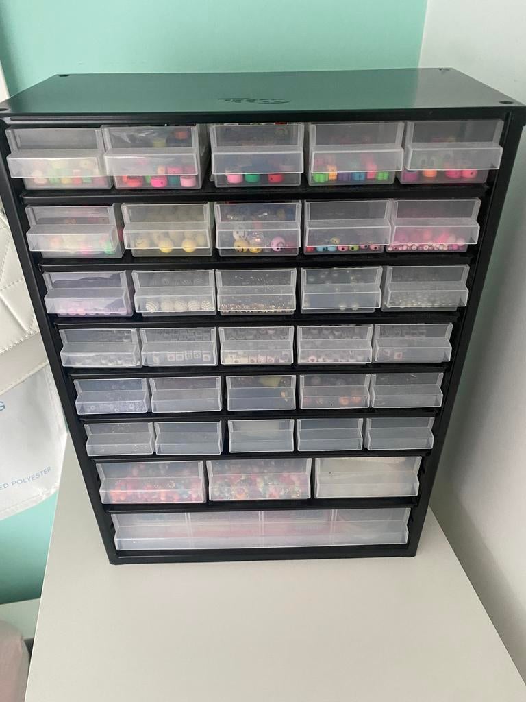 Kast voor kralen, kralen, tangetjes en nog veel meer, Hobby en Vrije tijd, Kralen en Sieraden maken, Ophalen, Gebruikt, Kraal