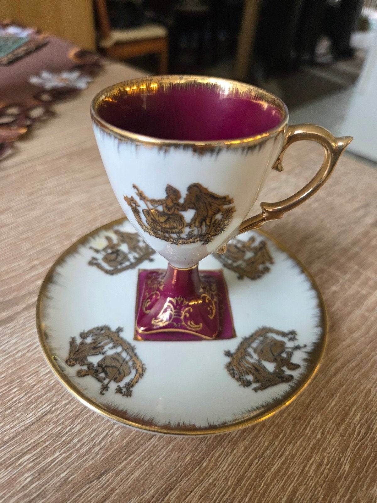 Trèves Limoges Fragonard demitasse, Ophalen, Zo goed als nieuw, Porselein, Kop en/of schotel