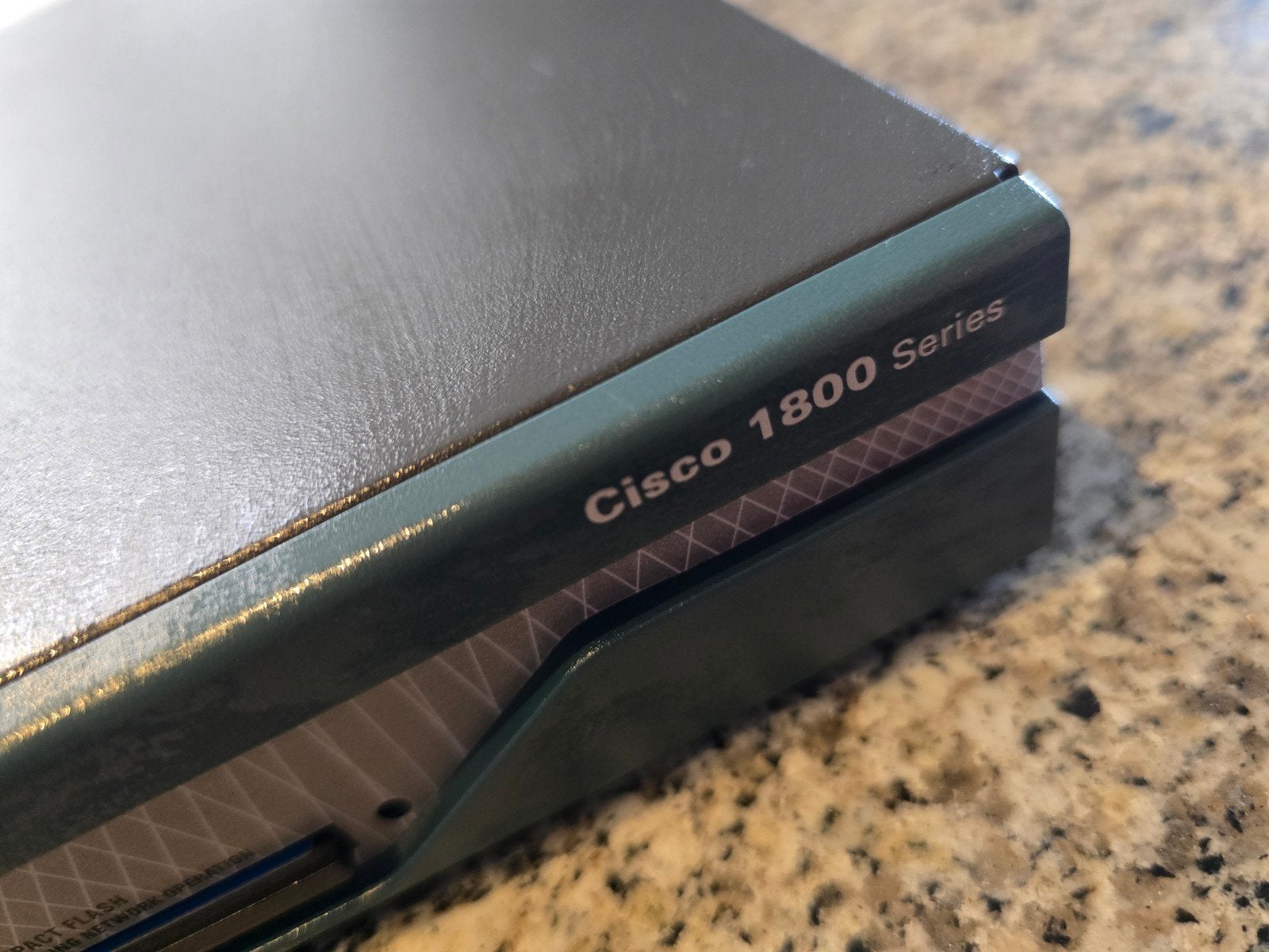 Cisco 1800 Series Router - Model 1806, Computers en Software, Netwerk switches, Ophalen of Verzenden