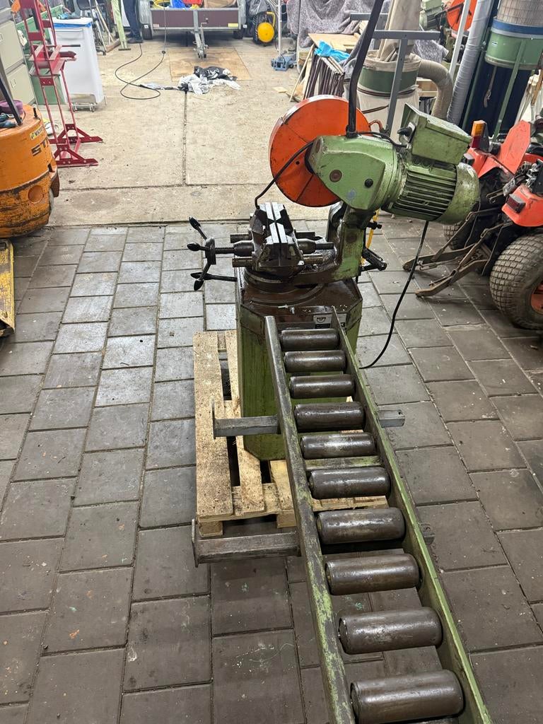 Bewo zaagmachine type 315 met aanvoer rolbaan en materiaalre, Gebruikt, 70 mm of meer, Ophalen of Verzenden, Afkortzaag
