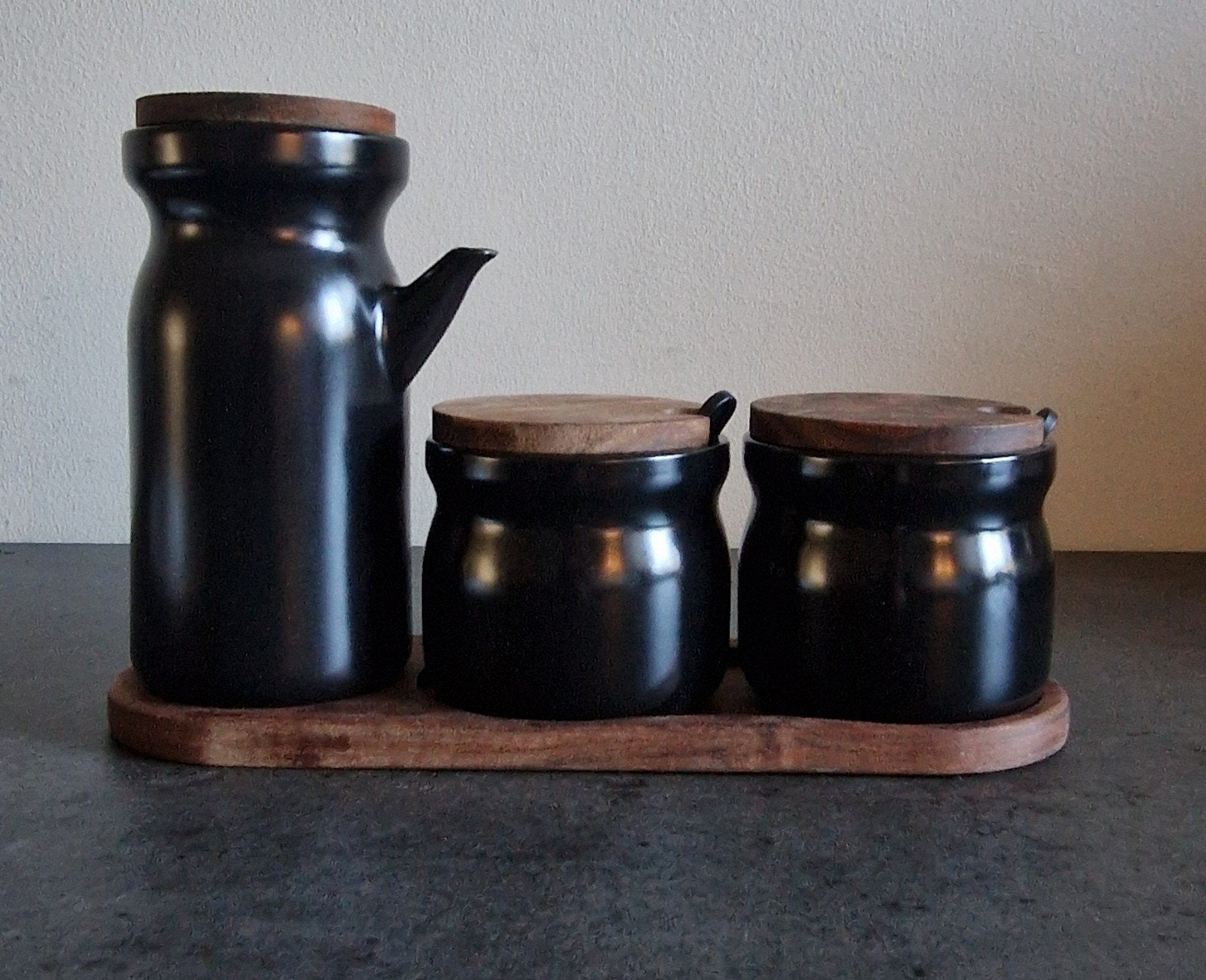 Kruidenpot met plateau. HULDHET, Huis en Inrichting, Ophalen of Verzenden, Nieuw, Steen/keramiek, Zwart