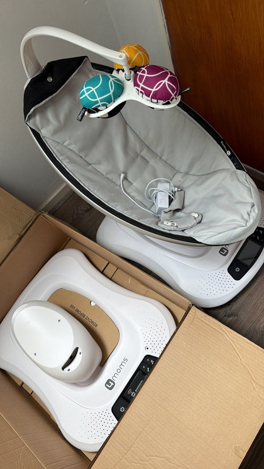 4moms MamaRoo 5 Schommelstoel - ZSM Ophalen, Ophalen of Verzenden, Zo goed als nieuw