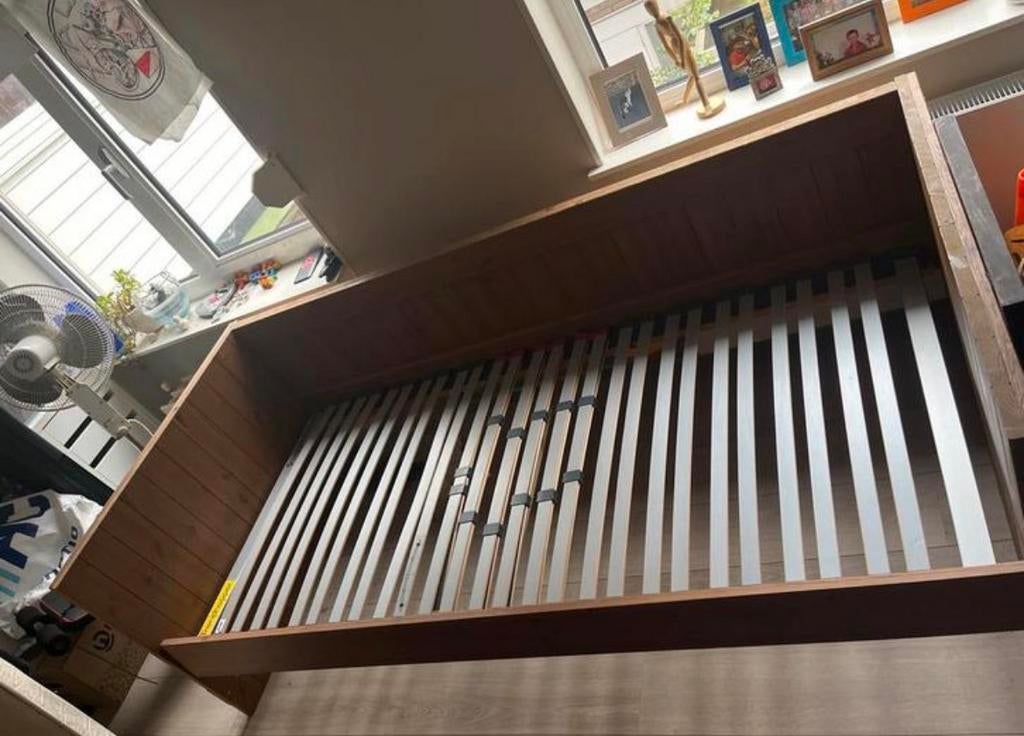 Bed met lattenbodem en matras, Huis en Inrichting, Slaapkamer | Bedden, Ophalen, Gebruikt, 90 cm, Eenpersoons