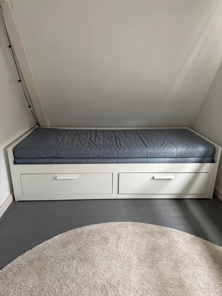 IKEA Brimnes Bedbank met 2 lades + 2 matrassen — wit, Ophalen, Wit, Tweepersoons, Zo goed als nieuw