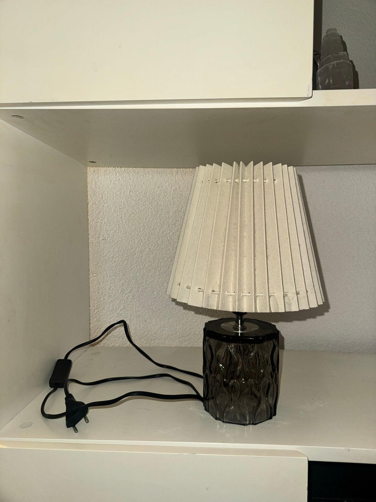 Tafellamp met plissé kap en schakelaar, Ophalen, Gebruikt, Meerkleurig, Glas