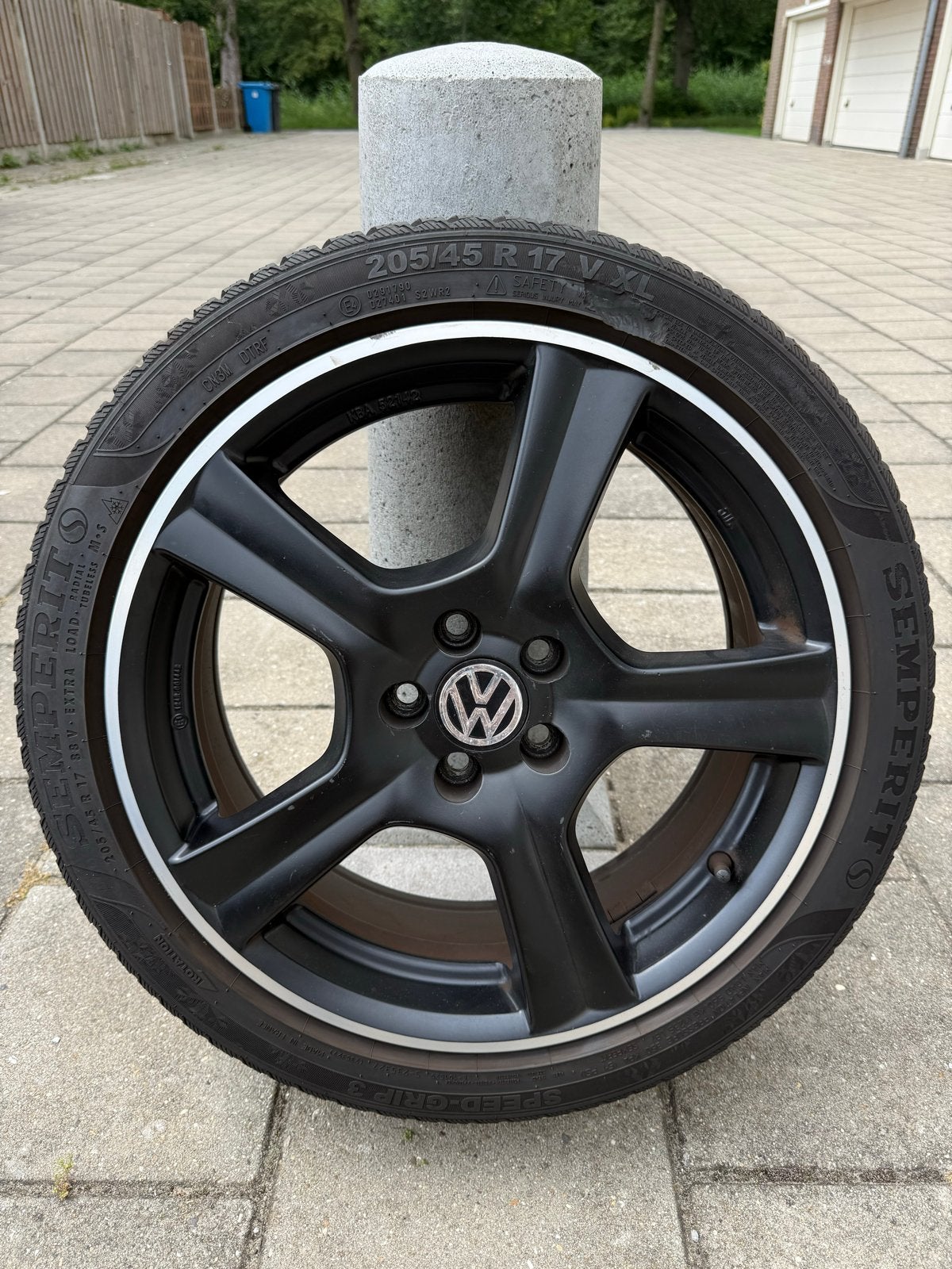 17” Velgen VW Polo 2014 met gebruikte winterbanden, Ophalen, Gebruikt, Banden en Velgen, 17 inch