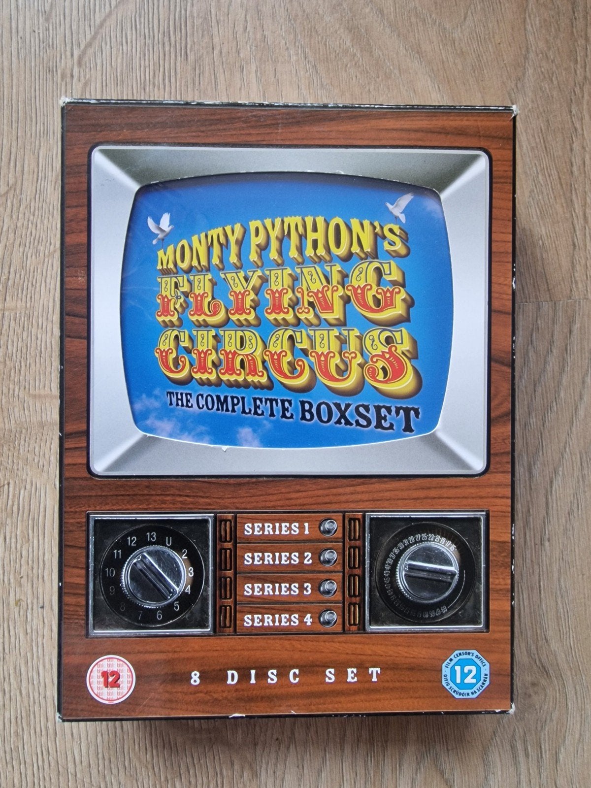 Monty Python's Flying Circus - The Complete Boxset (8 DVD), Bonusmateriaal, Engels, Italiaans, Ophalen of Verzenden