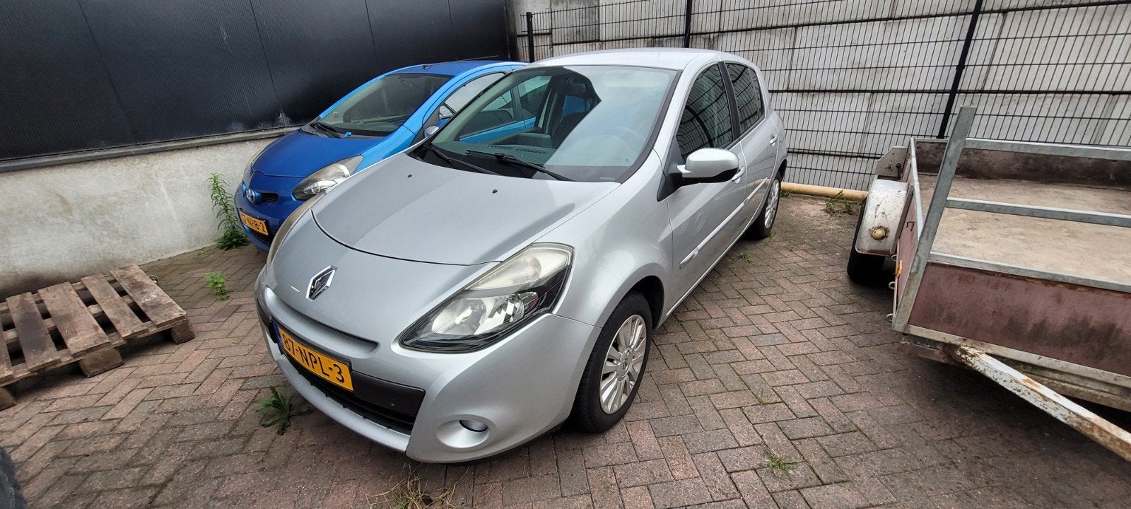 Airco Renault Clio 1.2 16V 55KW 5-DRS 2010 Grijs, Voorwielaandrijving, Stof, 4 cilinders, 1165 kg