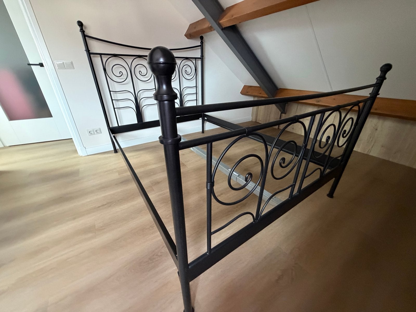 IKEA bed 140x200 cm - Zwart metalen frame, Ophalen, Gebruikt, Zwart, 140 cm