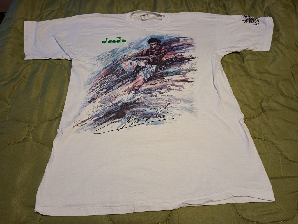 Diadora T‑shirt Maat XL Kleurrijke voetbalprint Nieuwstaat, Kleding | Heren, Wit, Ophalen of Verzenden, Diadora, Maat 56/58 (XL)