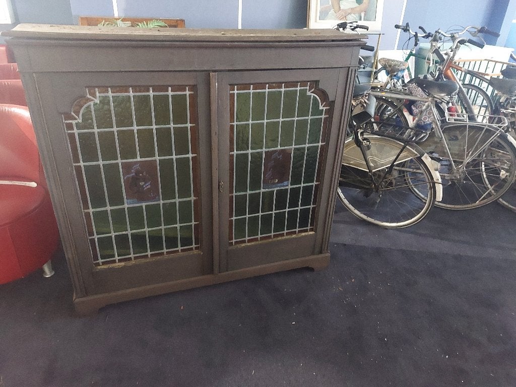 prachtige half hoge kast met glas in lood ruitjes ( 500302), Ophalen