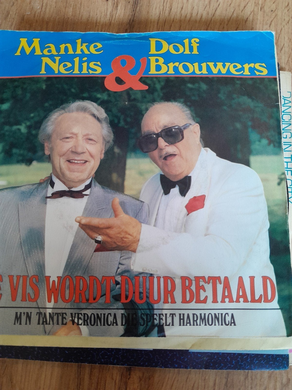 manke nelis 7inch de vis wordt duur betaald, Ophalen of Verzenden, Zo goed als nieuw, Nederlandstalig