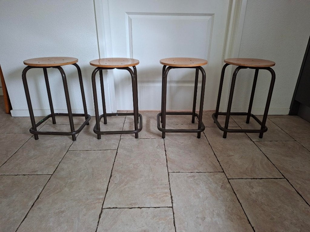 Goede schoolkrukken/ krukken/ krukjes!, Huis en Inrichting, Krukjes, Ophalen, Gebruikt, Hout