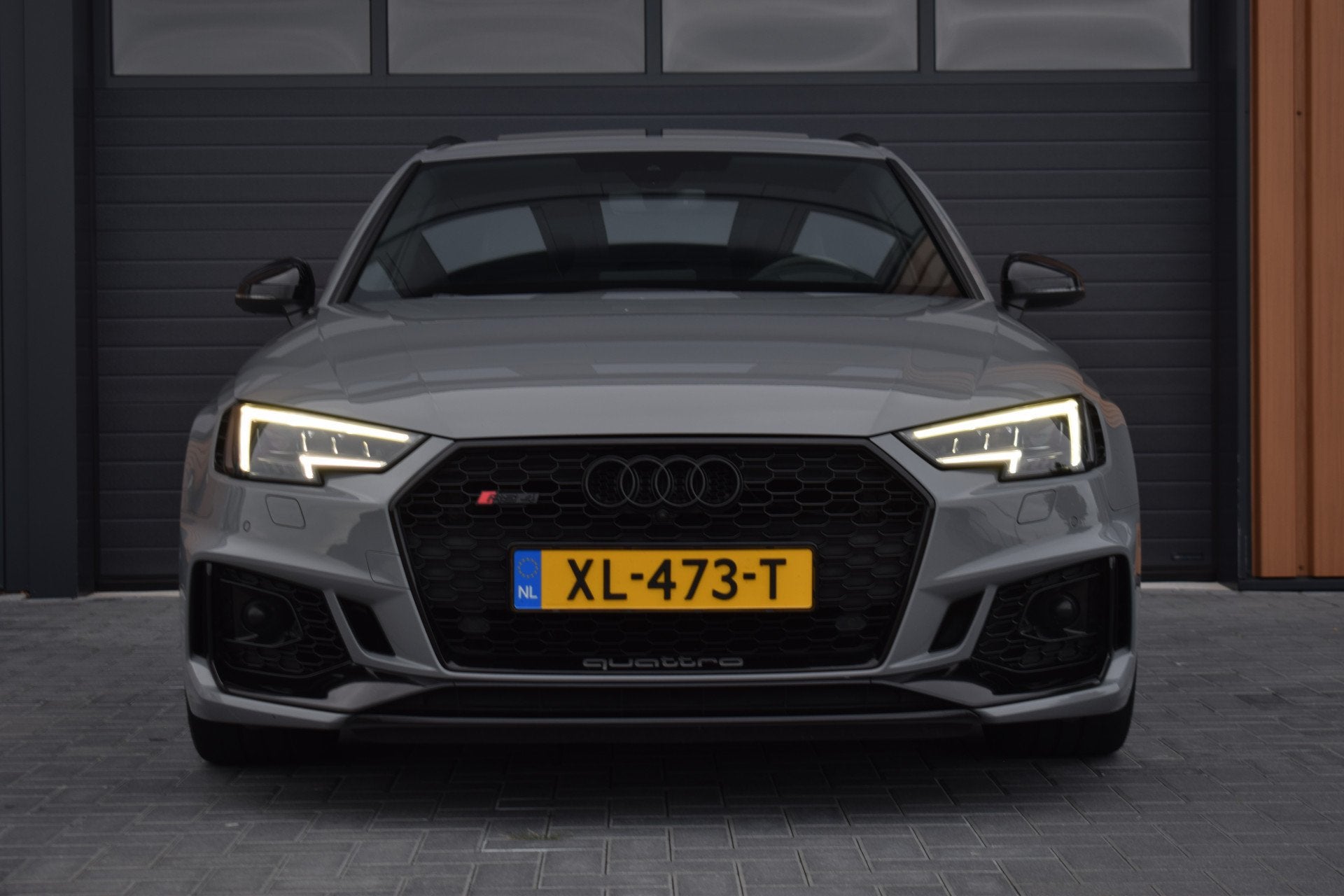 Foto 16 van Audi RS4 2.9 TFSI 450pk Quattro Pano | HUD | Milltek | 360 c