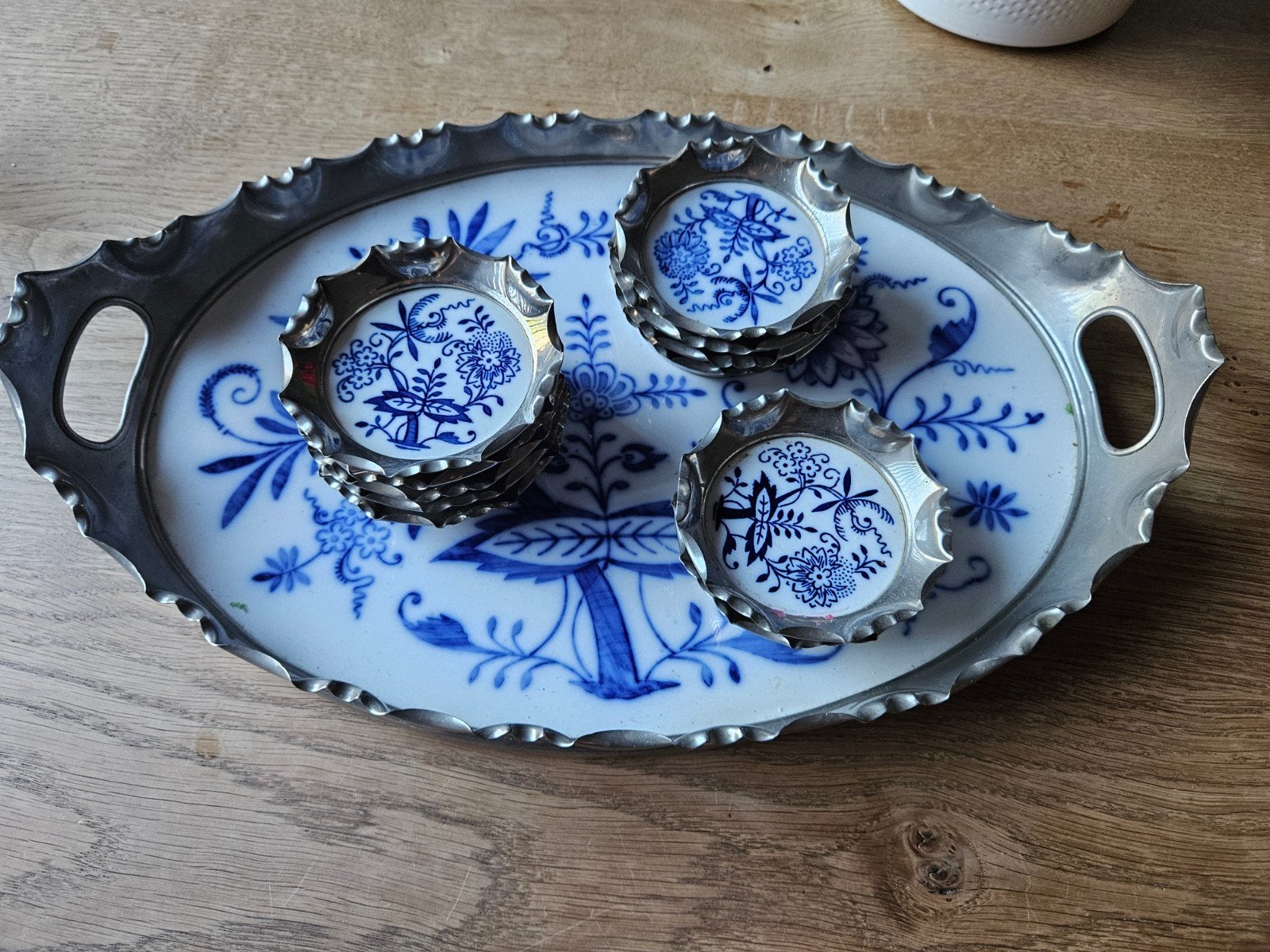 Vintage Zwiebelmuster porcelein set onderzetters op dienblad, Ophalen of Verzenden
