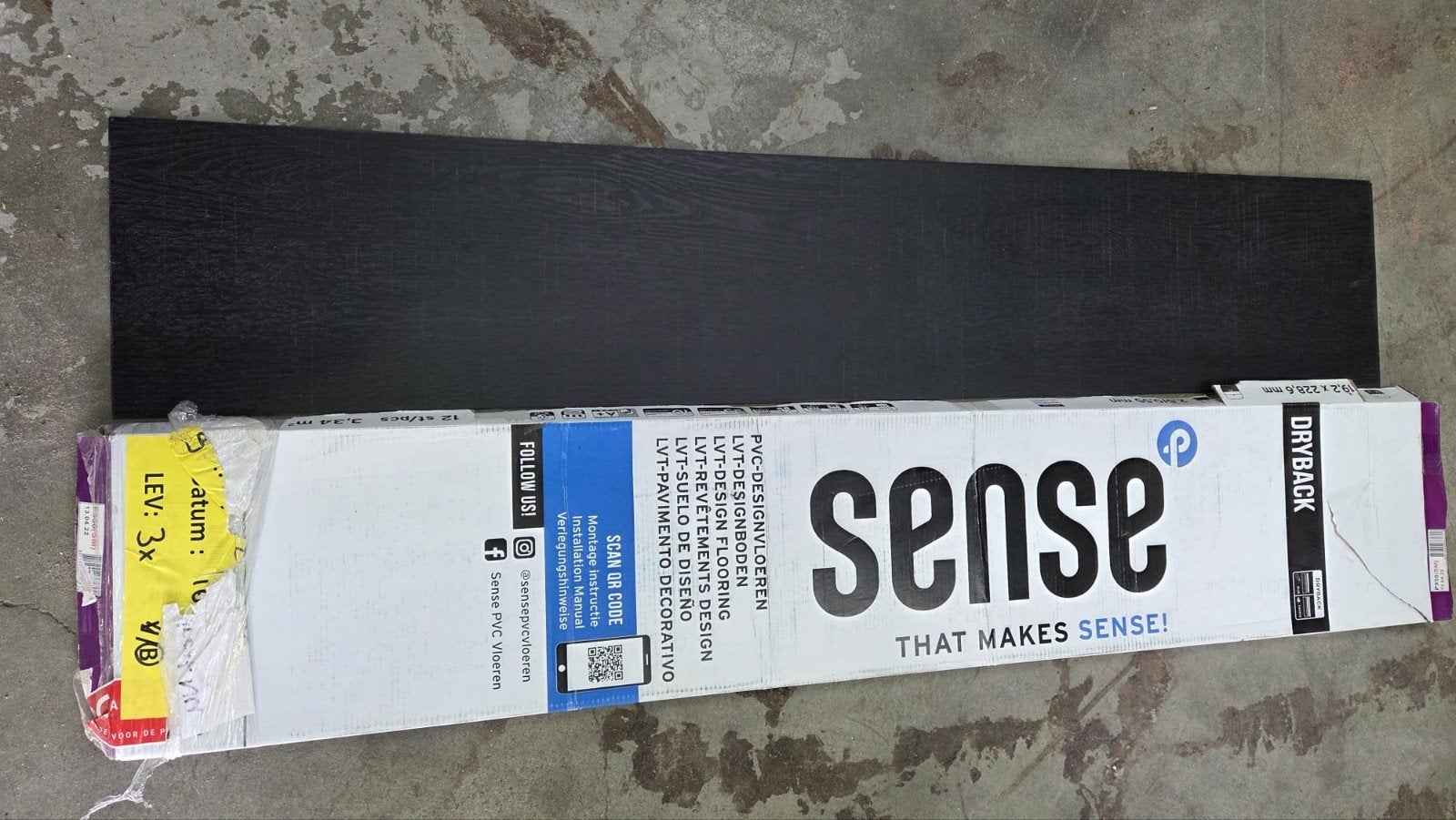 Nieuw: 2 pakken Sense Dryback PVC vloer - Zwart Donker eiken, Ophalen, Kunststof, 50 tot 150 cm, Nieuw