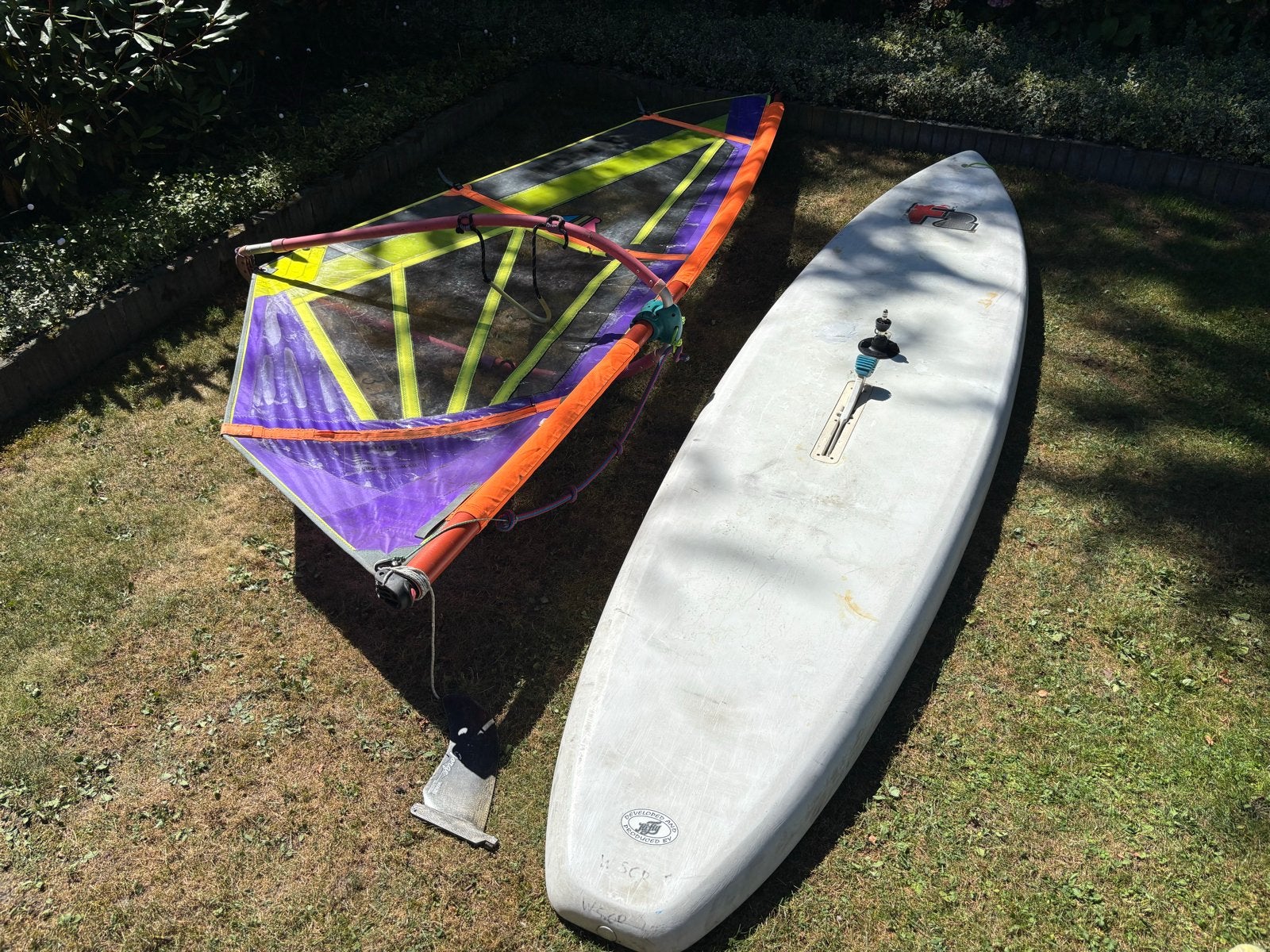 Complete beginners surfset F2 Rookie 335cm 3.1m2 zeil, Watersport en Boten, Windsurfen, Ophalen, Gebruikt, Minder dan 3.5 m², Met mast