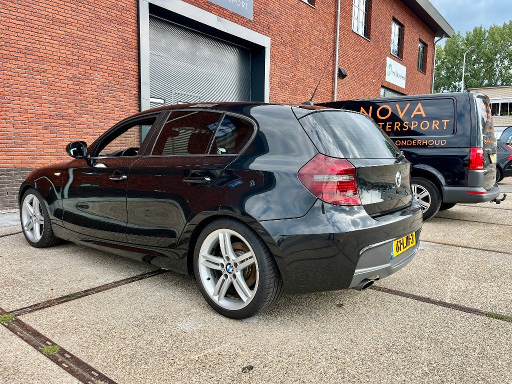 BMW 118I | 2010 | M-sport | Facelift | ketting nieuw!, 1-Serie, Achterwielaandrijving, 1995 cc, Zwart