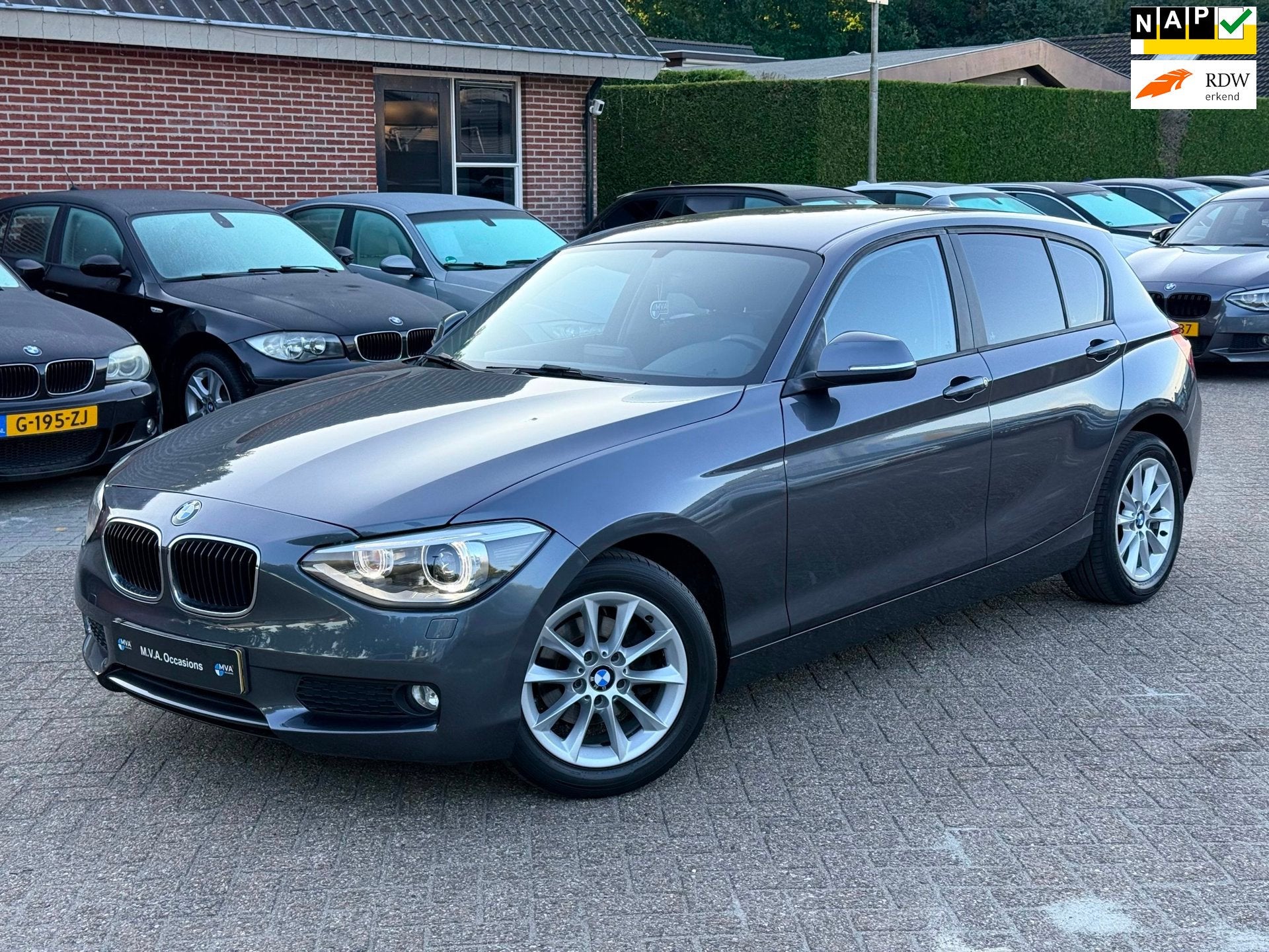 BMW 1-serie 116i Upgrade Edition|Nieuwe Ketting + Klepseals|, Euro 5, Gebruikt, Zwart, 4 cilinders