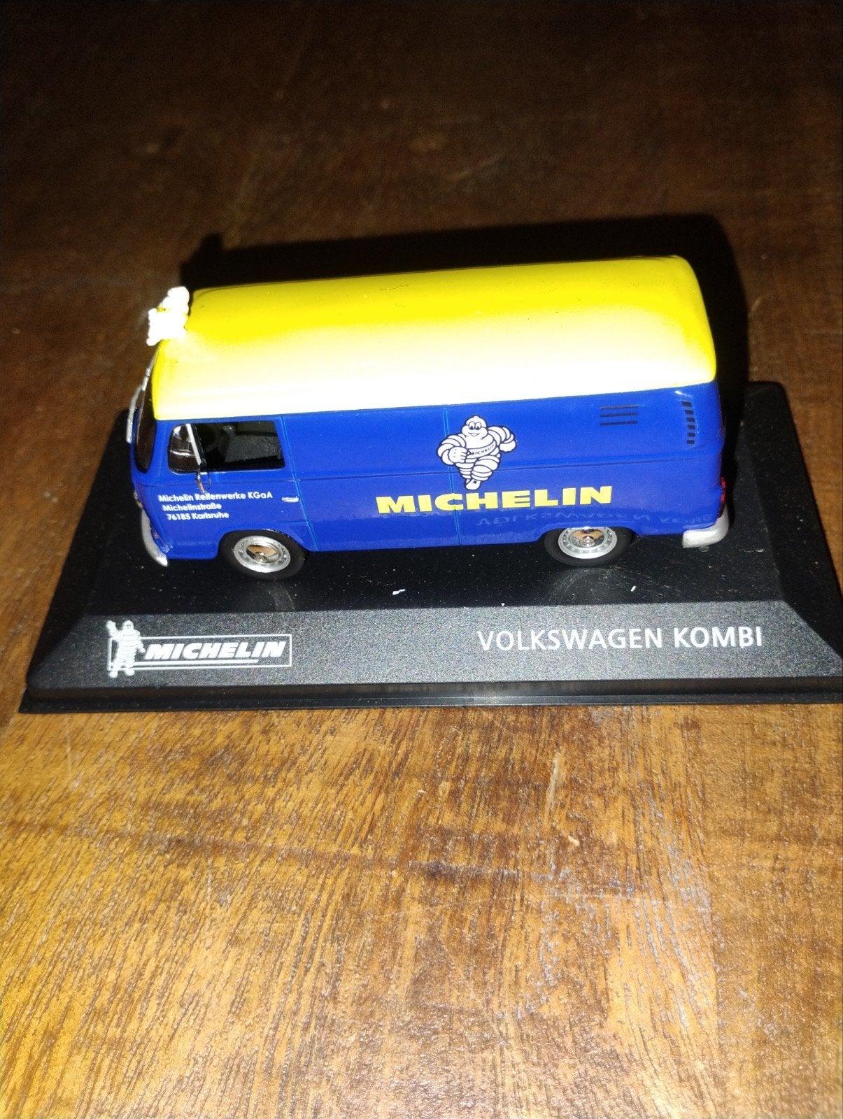 Volkswagen T2 Kombi “Michelin” Blauw / Geel 1-43 Nieuw, Ophalen of Verzenden, Nieuw, Auto, Overige merken