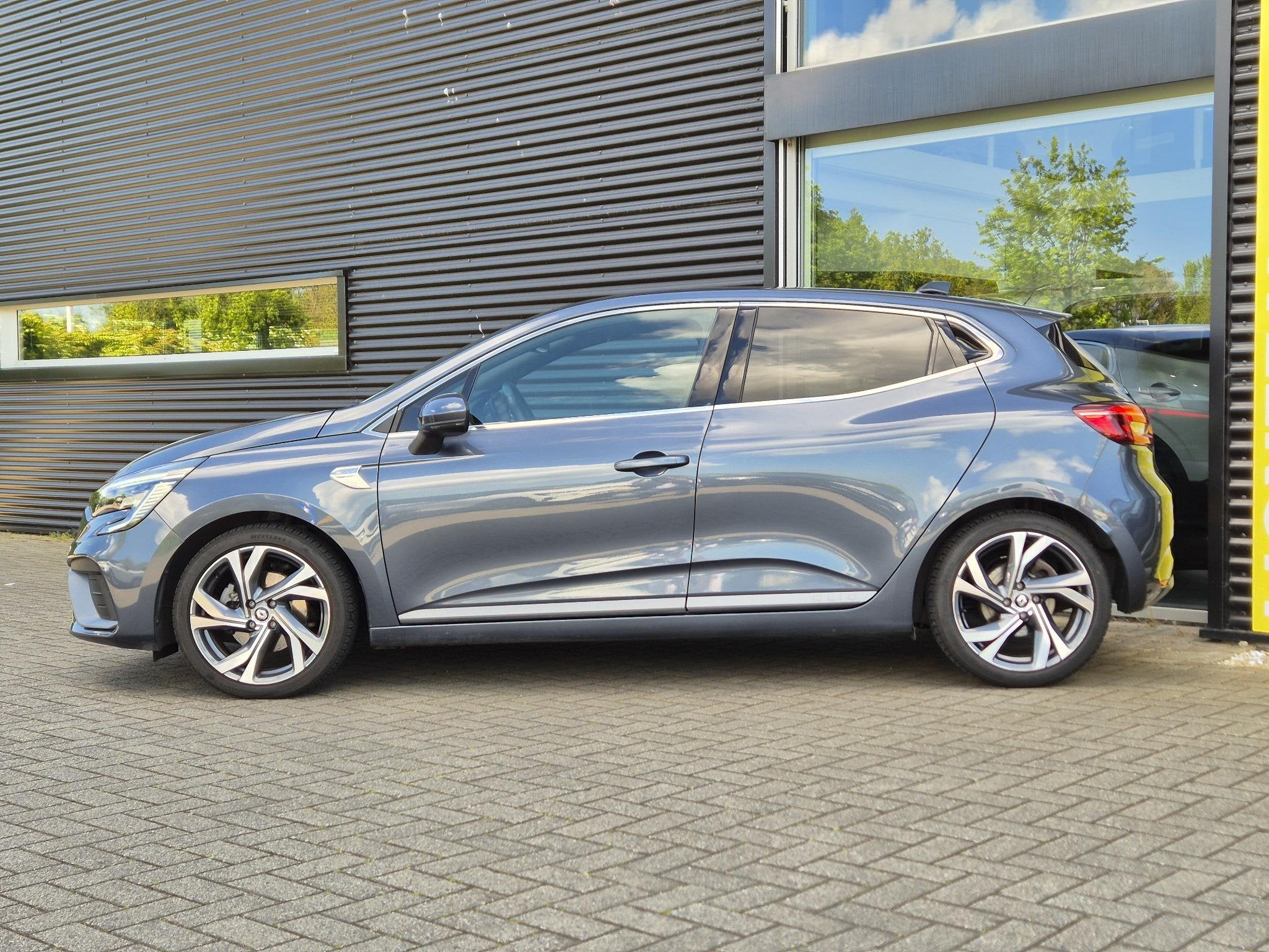 Renault Clio 1.6 E-Tech Hybrid 140 R.S. Line Camera, Navigat, Gebruikt, Euro 6, 4 cilinders, Leder en Stof