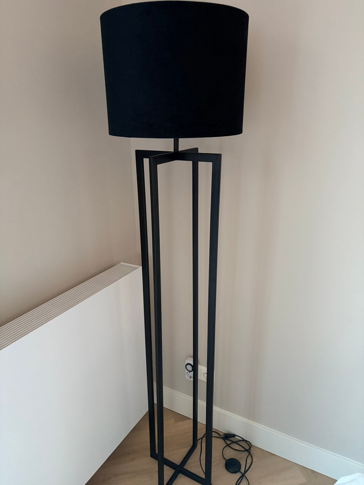 Nieuw luxe metalen vloerlamp Light & Living Mace zwart kap, Ophalen, Industrieel, modern, japandi, 100 tot 150 cm, Nieuw