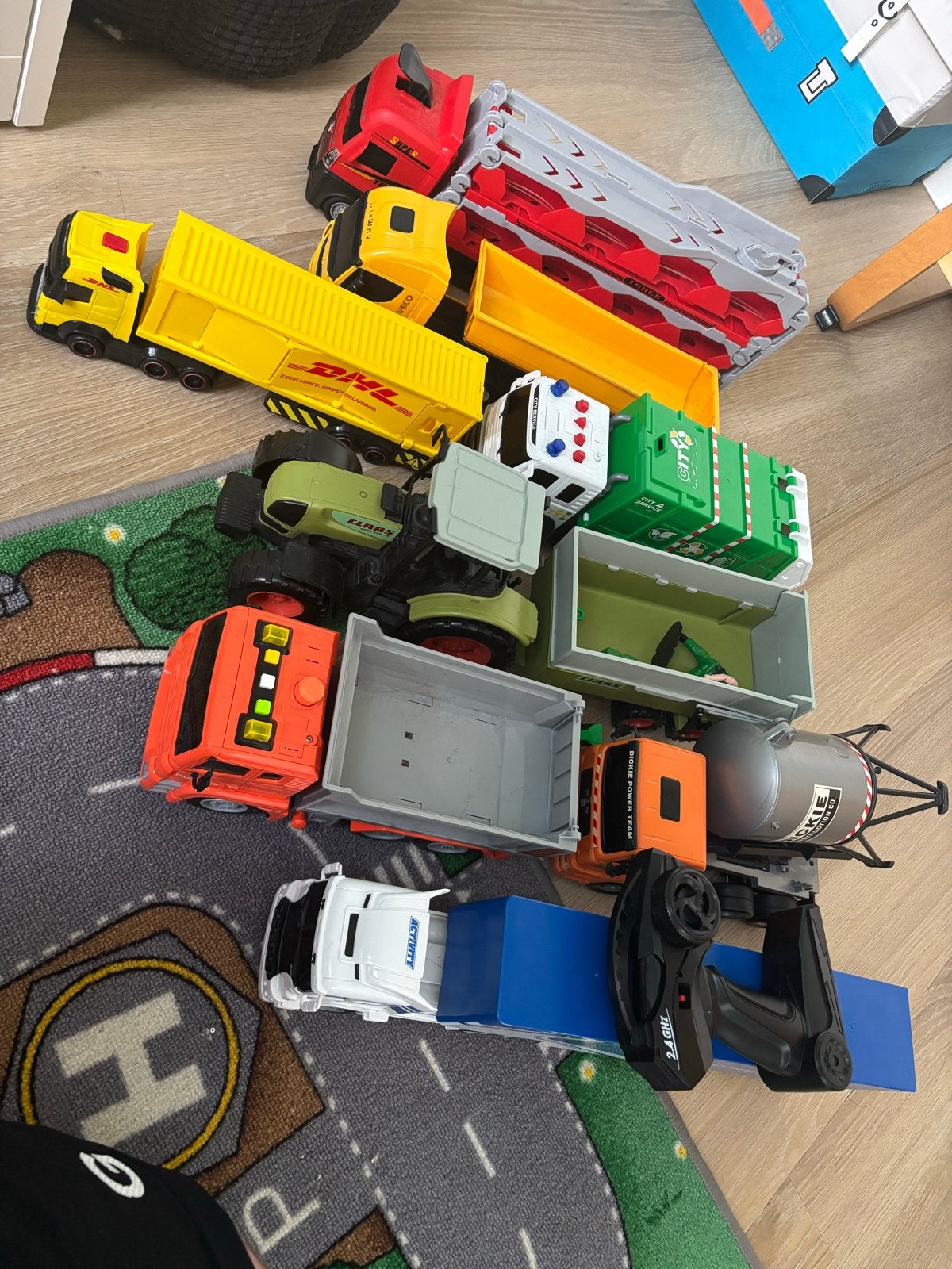 Grote speelgoedvoertuigen set - Vrachtwagens & Tractor, Ophalen, Gebruikt, Afstandsbediening
