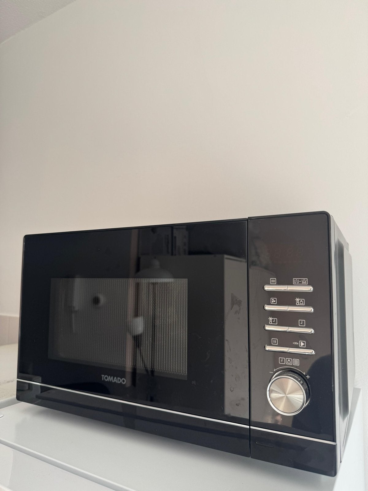 Tomado Combimagnetron - Zwart - Zo goed als nieuw, Combimagnetron, Grill, Ophalen of Verzenden, Zo goed als nieuw